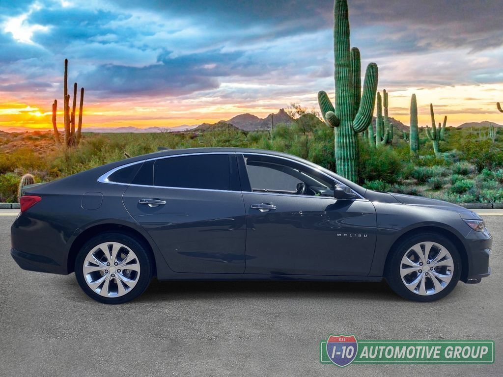 Used 2017 Chevrolet Malibu Premier w/ Driver Confidence Package FWD image 2