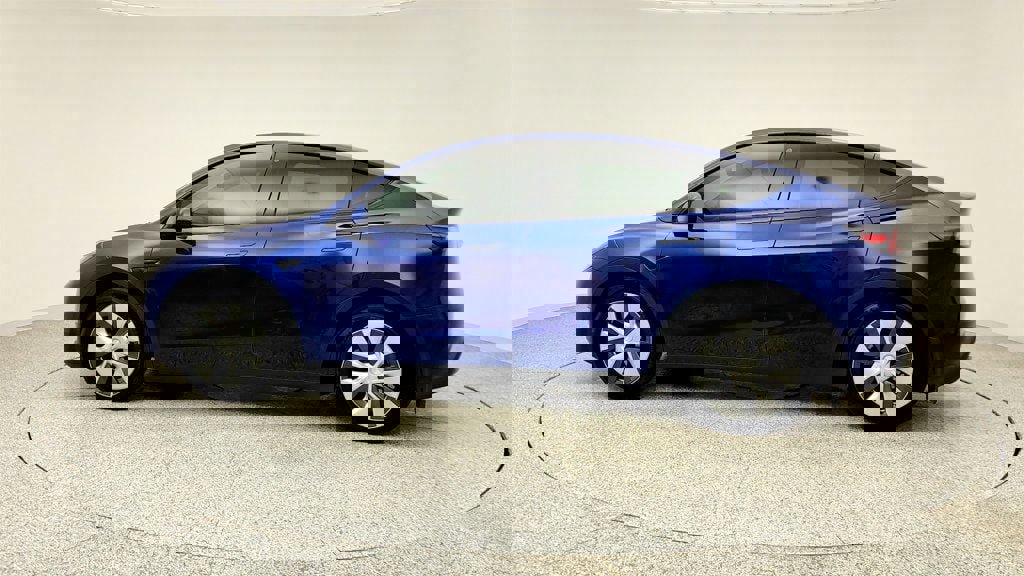 Used 2023 Tesla Model Y Long Range image 8