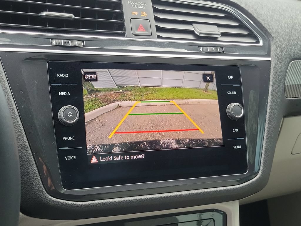 Certified 2023 Volkswagen Tiguan SE R-Line FWD image 31