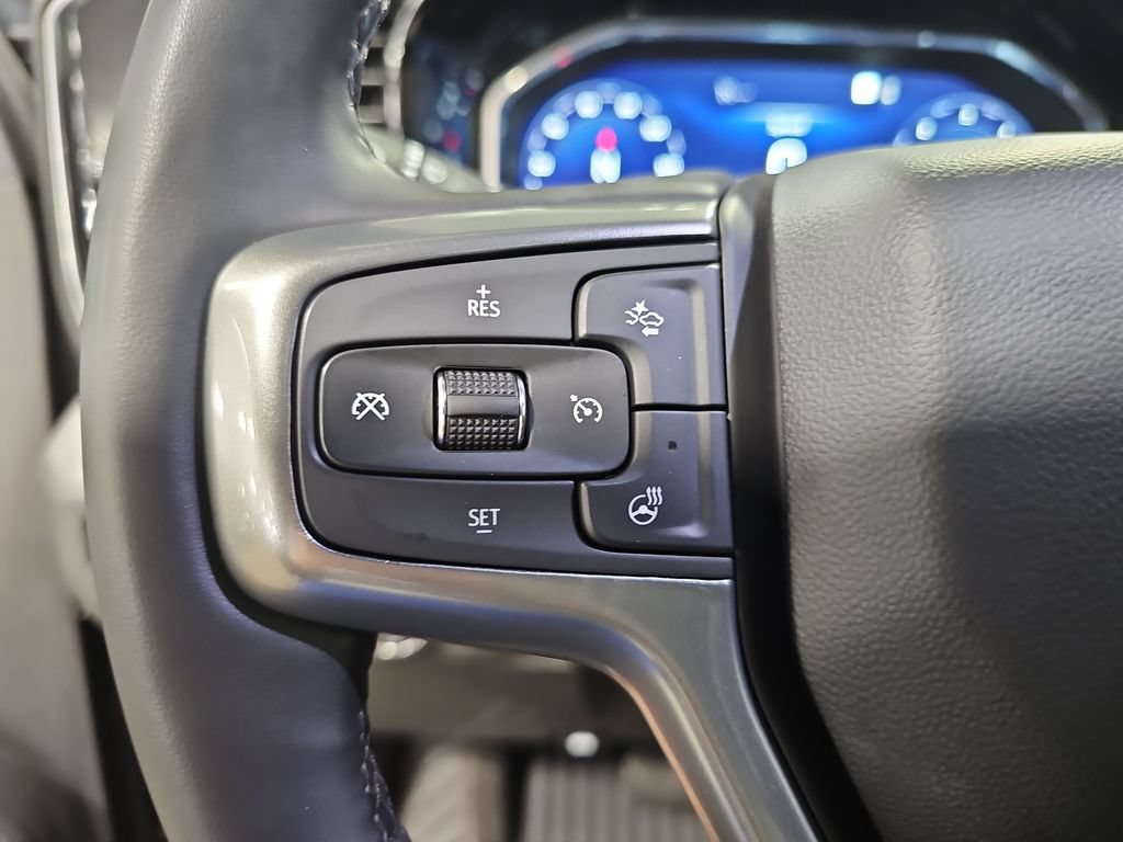 Used 2023 Chevrolet Silverado 1500 LT AWD/4WD image 16