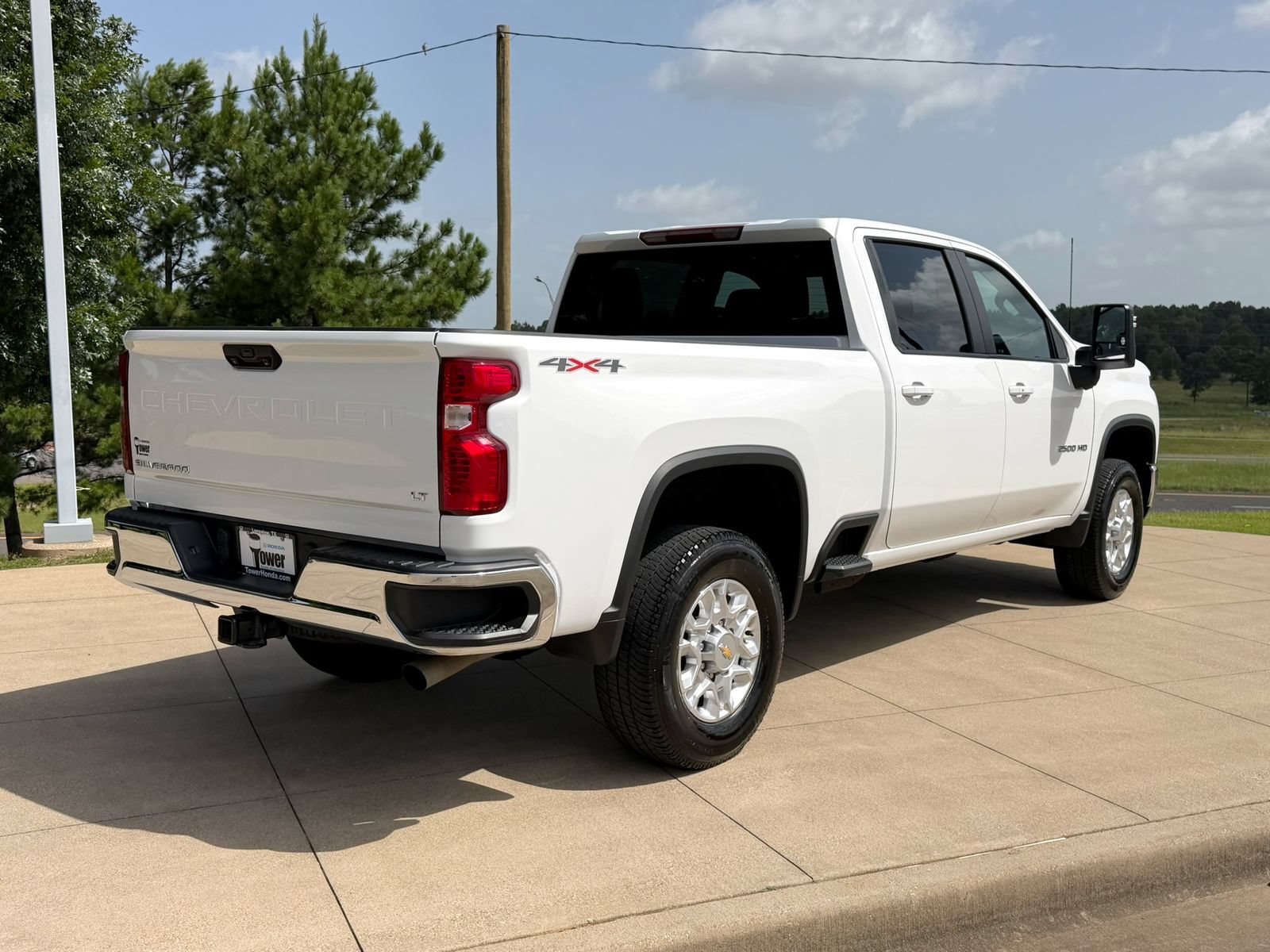 Used 2024 Chevrolet Silverado 2500 LT w/ Convenience Package AWD/4WD image 6