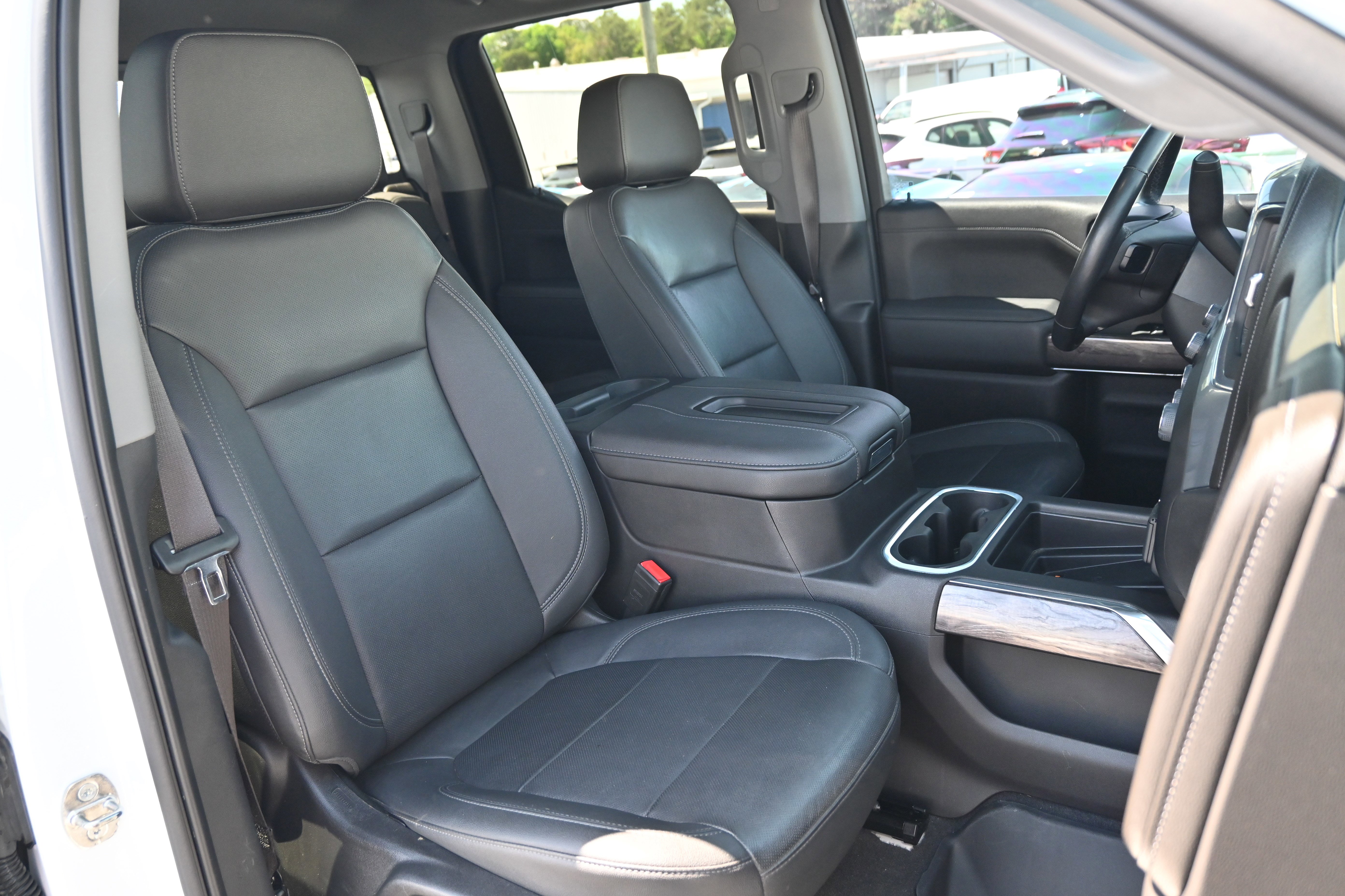 Used 2022 Chevrolet Silverado 1500 LTZ w/ LTZ Premium Package AWD/4WD image 34