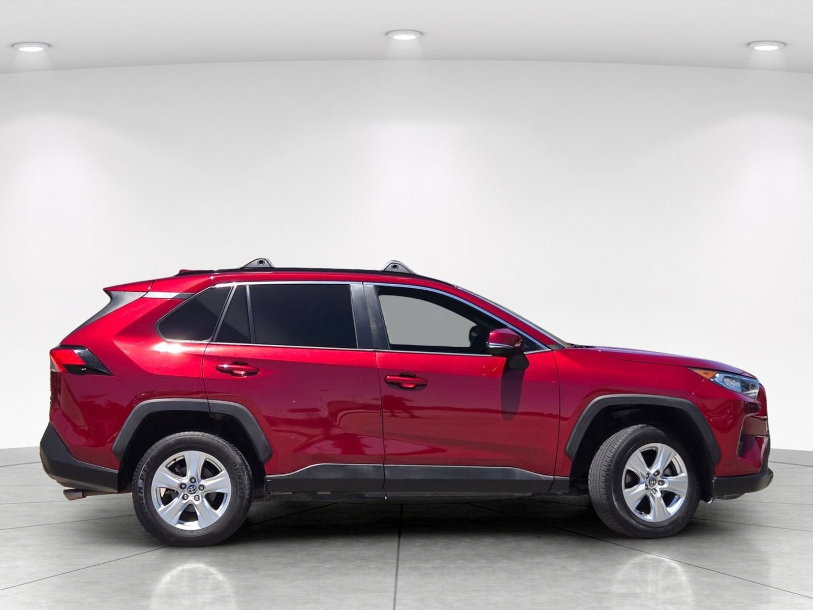 Used 2021 Toyota RAV4 XLE w/ XLE Grade Weather Package AWD/4WD image 3