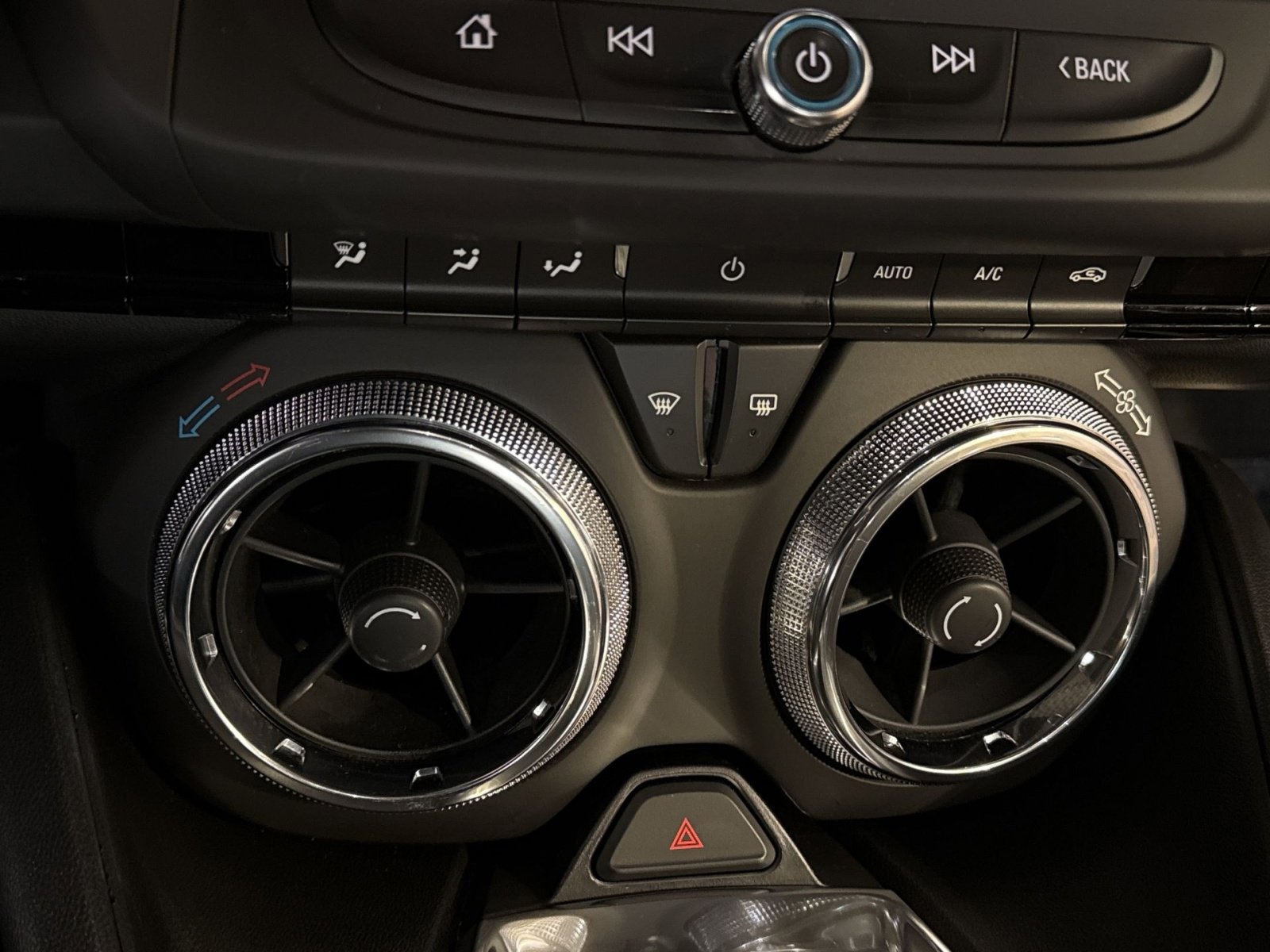 Used 2018 Chevrolet Camaro LT w/ RS Package image 21