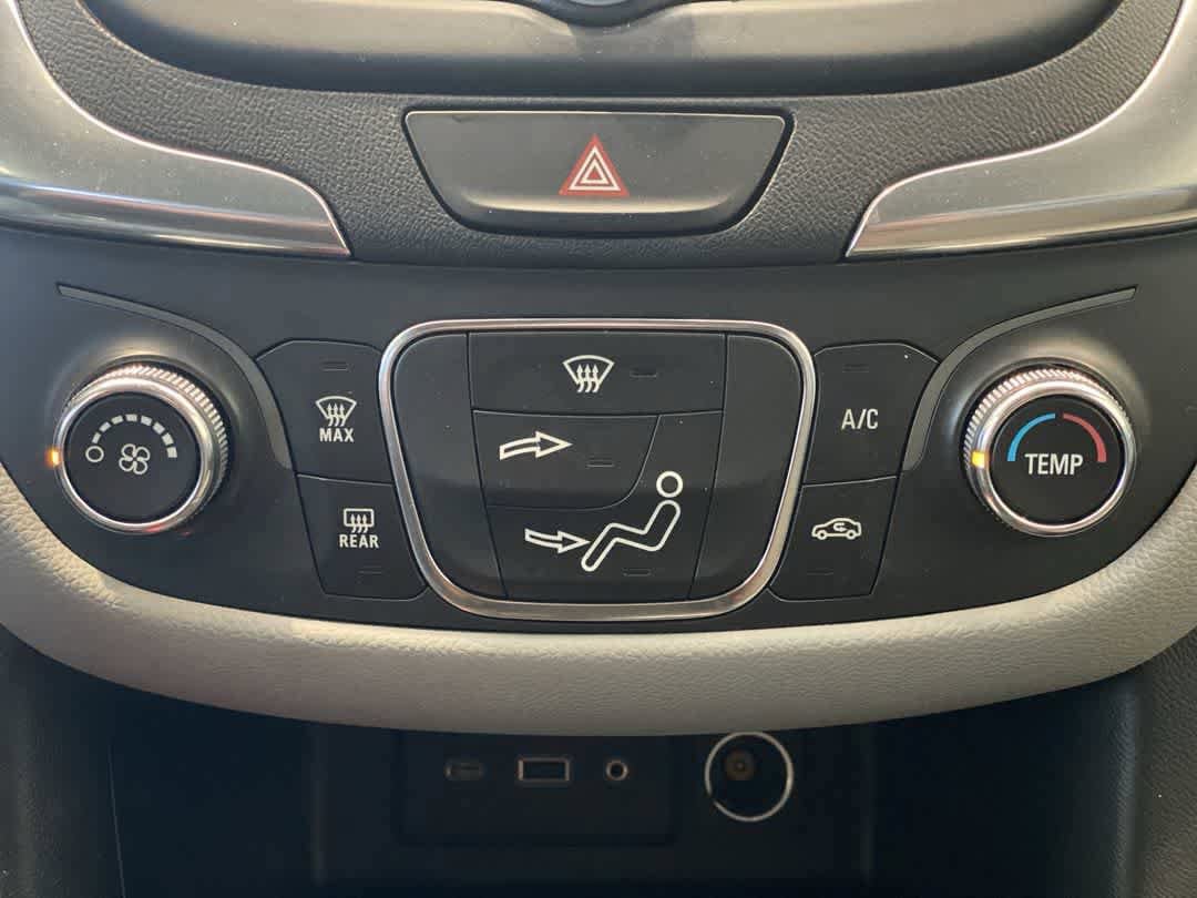 Used 2021 Chevrolet Equinox LS w/ LPO, Blackout Package AWD/4WD image 21