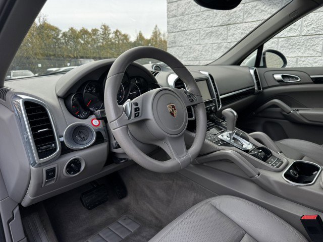 Used 2013 Porsche Cayenne image 6