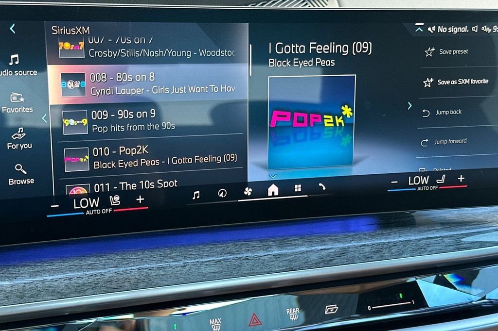 Used 2023 BMW 740i image 20