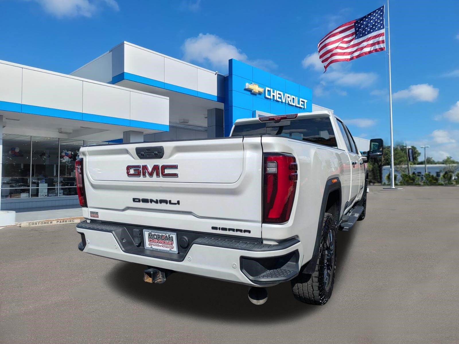 Used 2024 GMC Sierra 3500 Denali w/ Denali Reserve Package AWD/4WD image 3