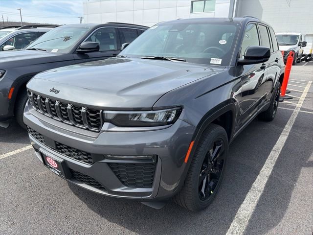 New 2026 Jeep Grand Cherokee Limited w/ Limited Altitude Package image 3