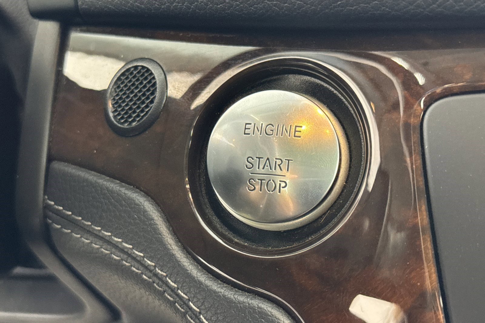 Used 2013 Mercedes-Benz SL 550 w/ Premium Pkg image 31