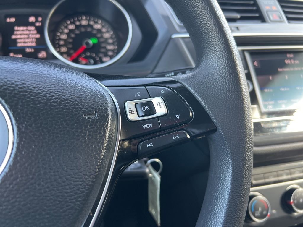 Used 2019 Volkswagen Tiguan S image 40