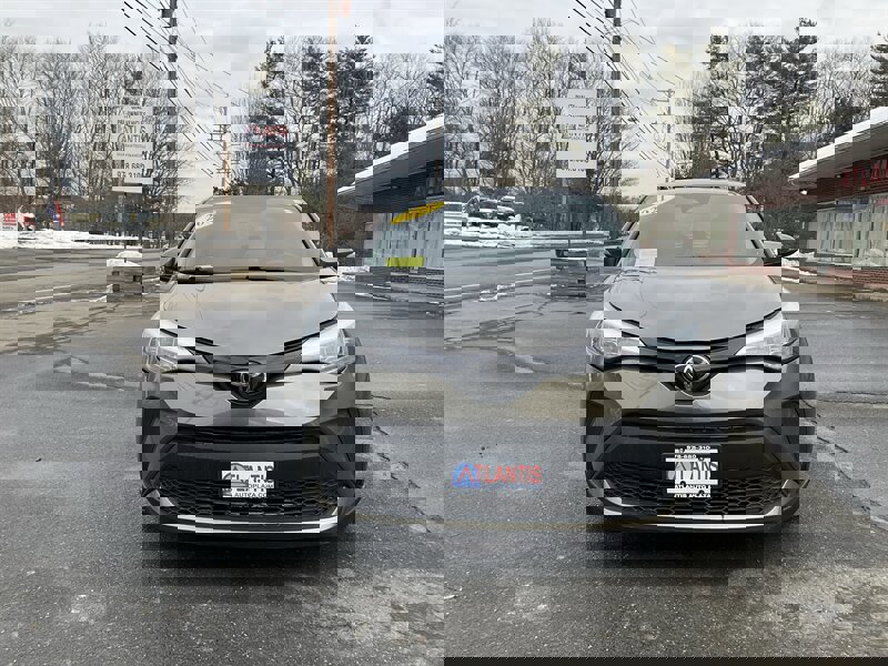 Used 2021 Toyota C-HR LE image 2