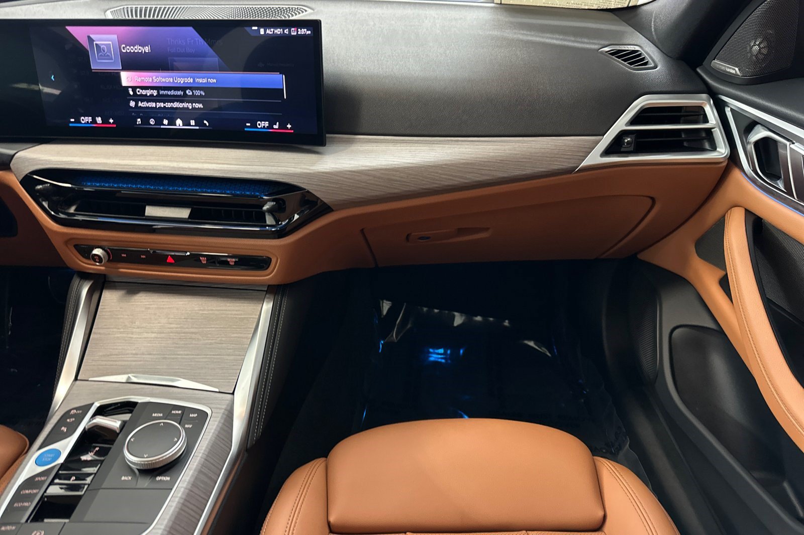 Certified 2025 BMW i4 eDrive40 w/ M Sport Package RWD image 29