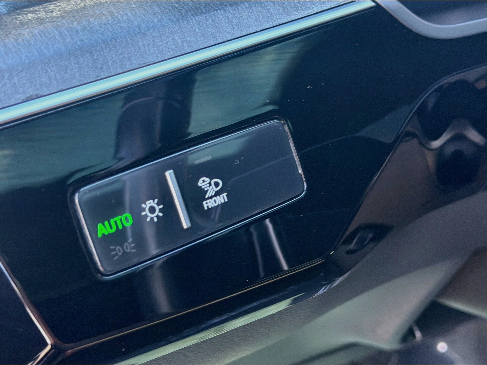 Used 2022 Audi e-tron Premium Plus AWD/4WD image 17