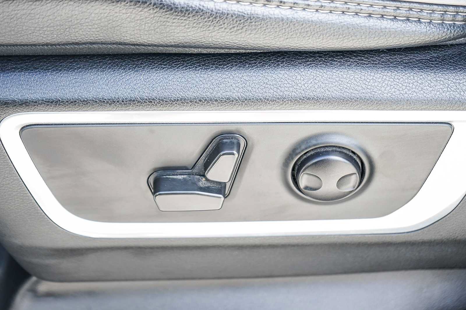 Used 2022 RAM 1500 Laramie AWD/4WD image 19