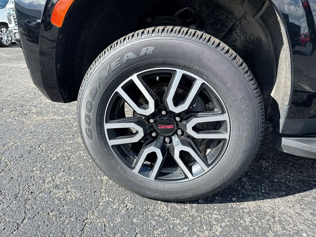 Used 2022 GMC Yukon XL AT4 AWD/4WD image 10