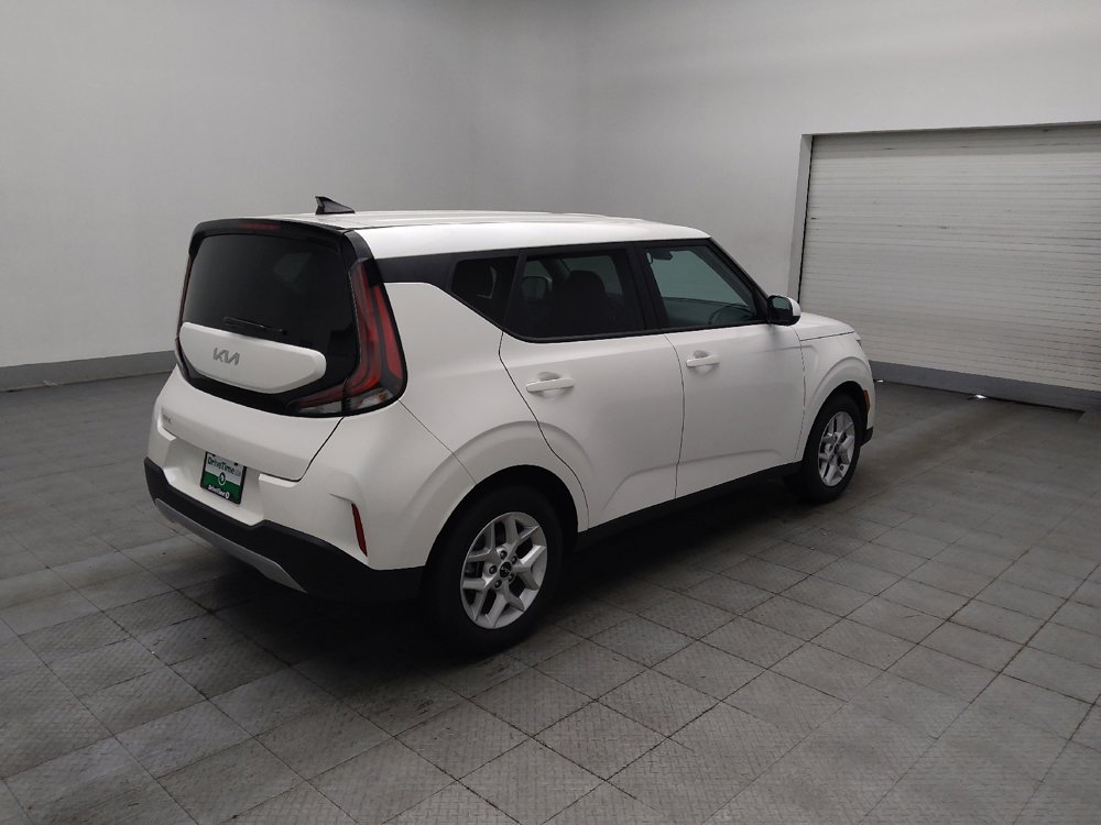 Used 2025 Kia Soul LX FWD image 10