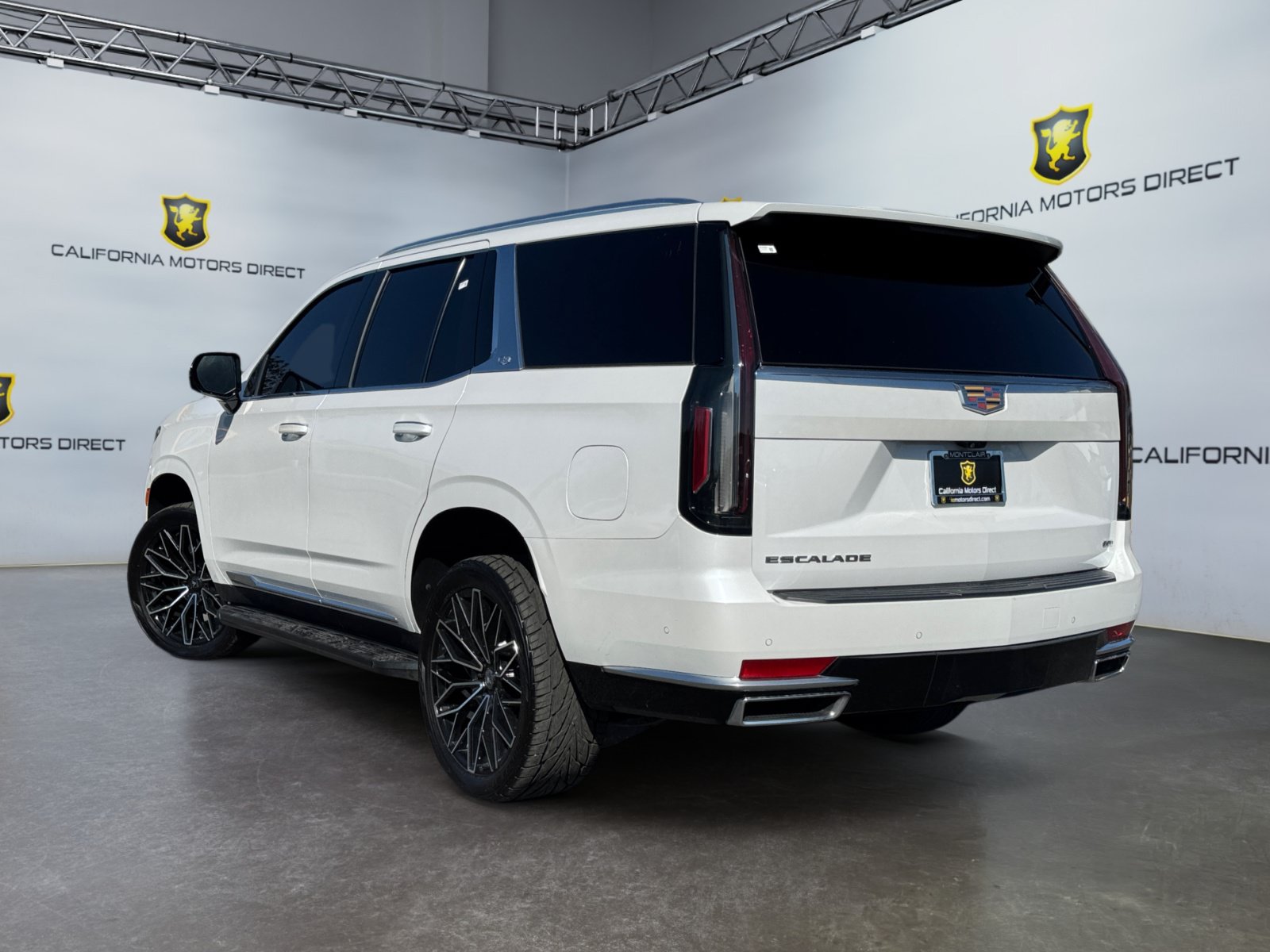 Used 2021 Cadillac Escalade Premium Luxury AWD/4WD image 3