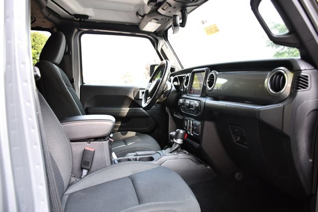 Used 2019 Jeep Wrangler Unlimited Sahara AWD/4WD image 31