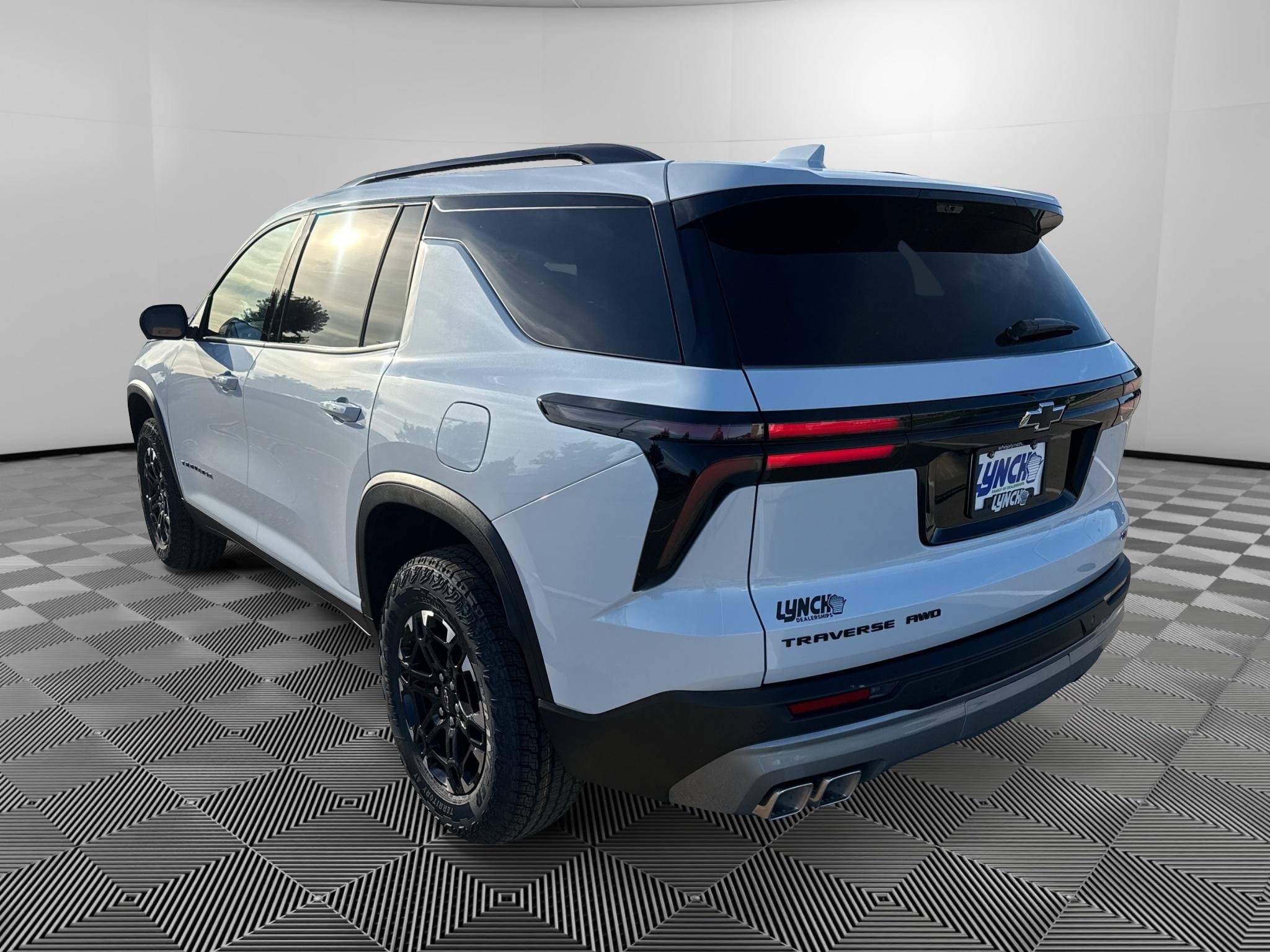 New 2027 Chevrolet Traverse Z71 w/ Driver Confidence Package AWD/4WD image 3