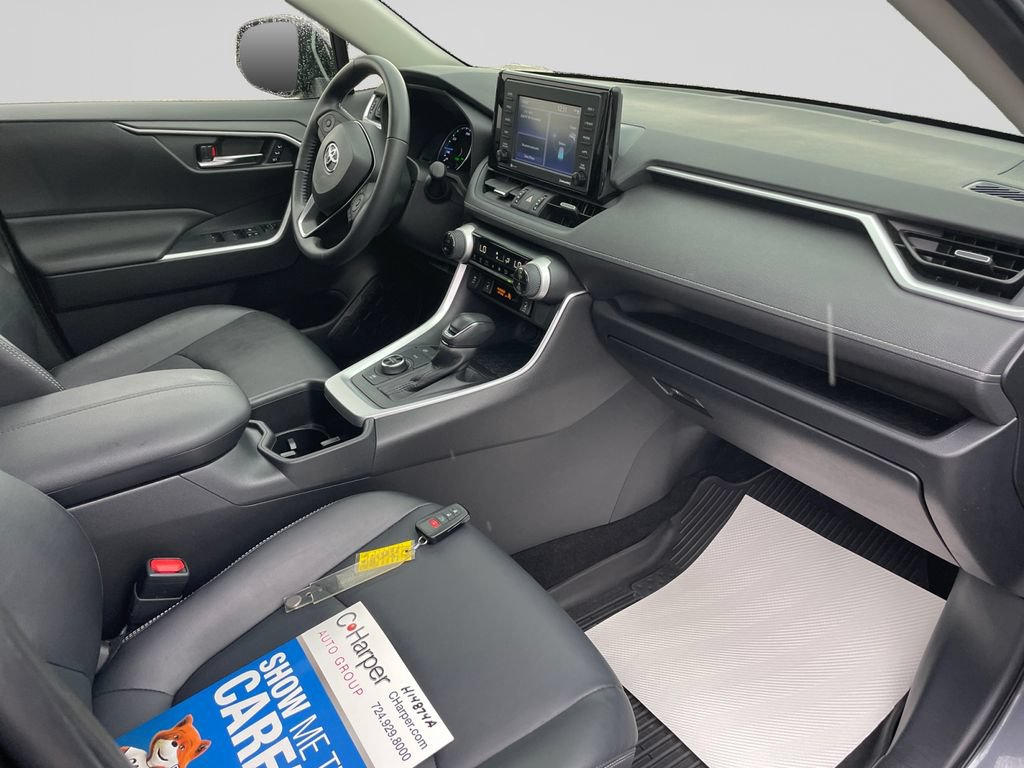 Used 2022 Toyota RAV4 XLE Premium AWD/4WD image 10