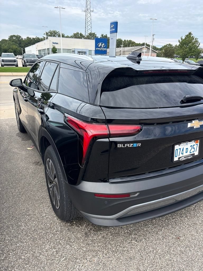 Used 2025 Chevrolet Blazer EV LT AWD/4WD image 7