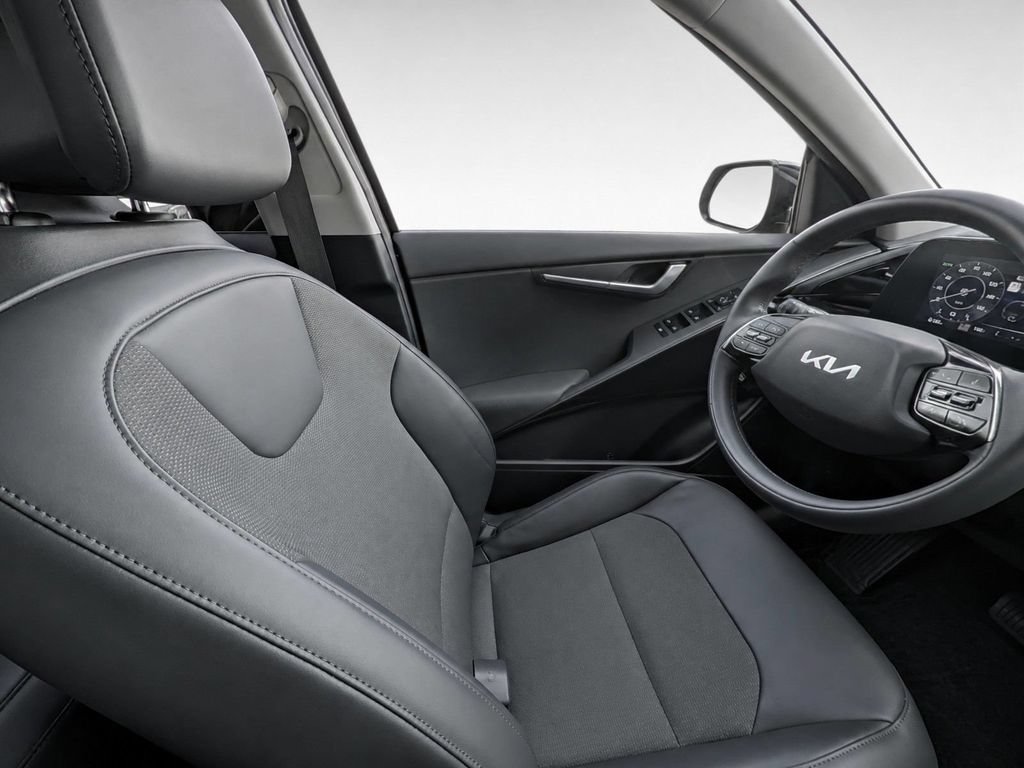 Certified 2023 Kia Niro Wind w/ Wind Preserve Package FWD image 26