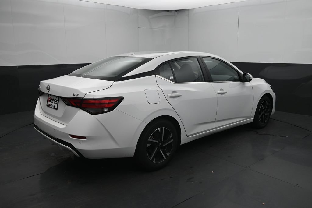Used 2024 Nissan Sentra SV FWD image 12