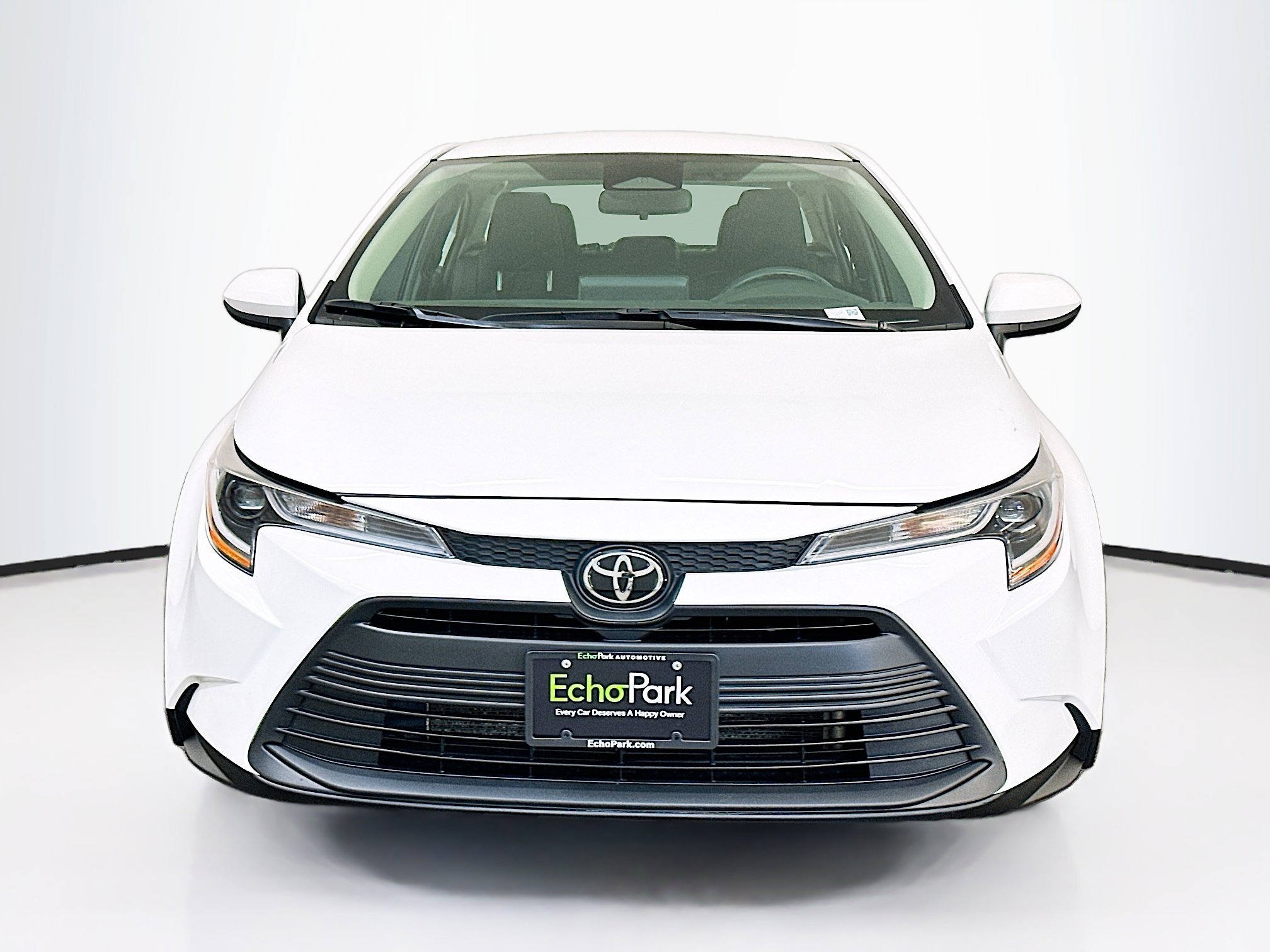 Used 2024 Toyota Corolla LE image 2