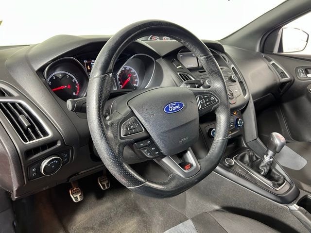 Used 2017 Ford Focus ST image 9