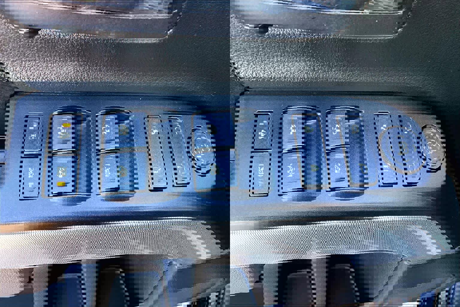 Used 2018 Chevrolet Silverado 1500 LT w/ All Star Edition image 31