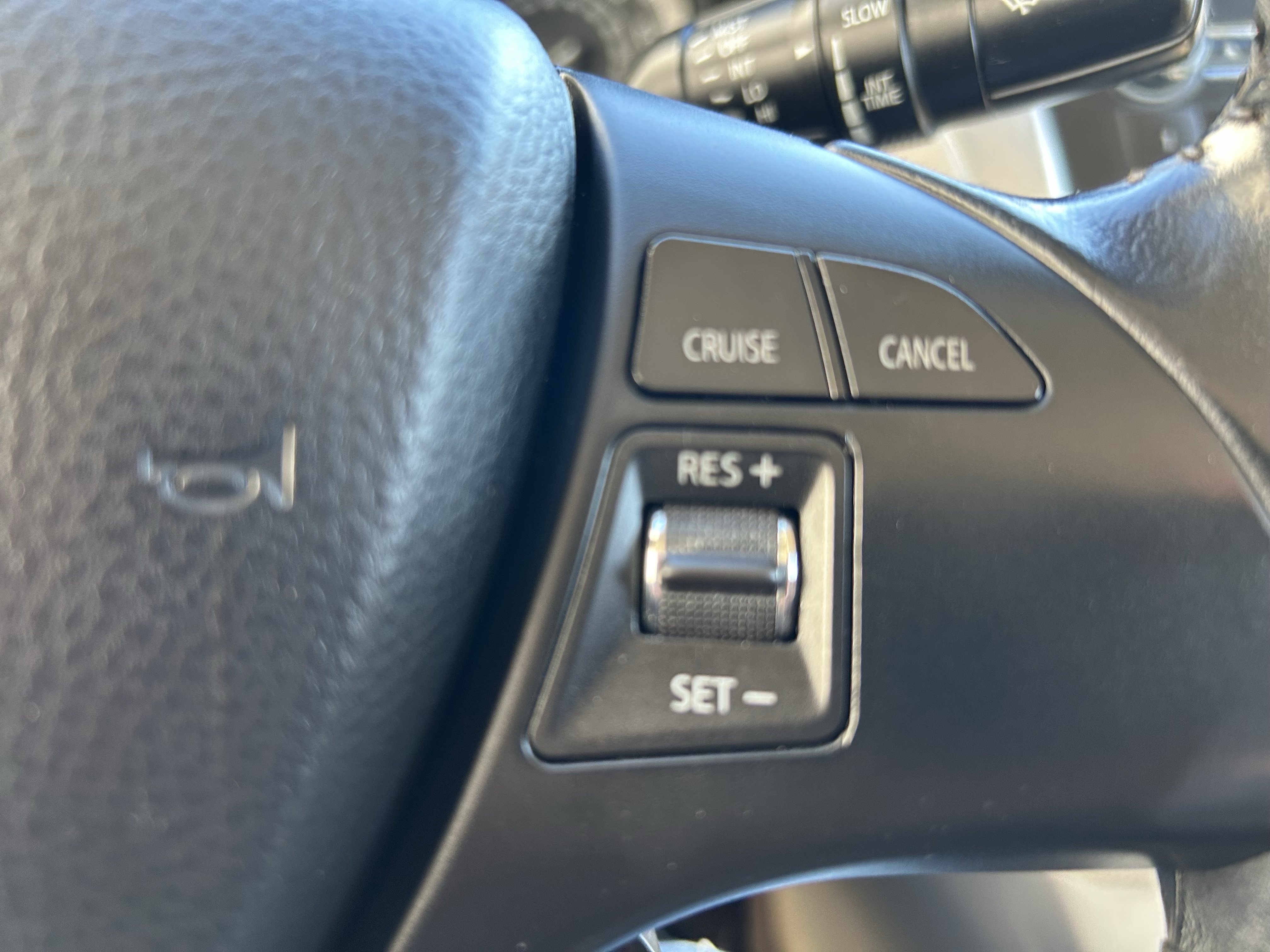 Used 2013 Suzuki Kizashi SE image 27
