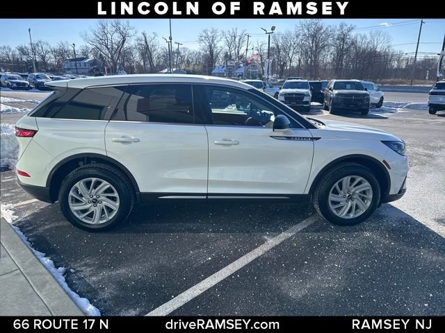 Used 2023 Lincoln Corsair Standard w/ Rear Removable Package Tray image 8