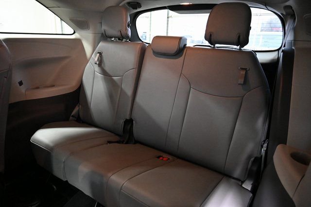 Used 2023 Toyota Sienna XLE w/ XLE Plus Package image 13