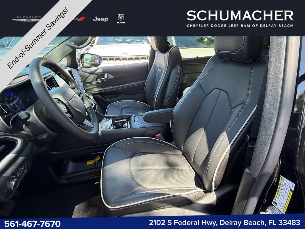 New 2027 Chrysler Pacifica Limited FWD image 10