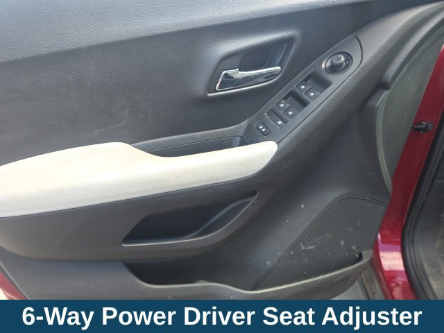 Used 2018 Chevrolet Trax LT w/ Driver Confidence Package AWD/4WD image 19