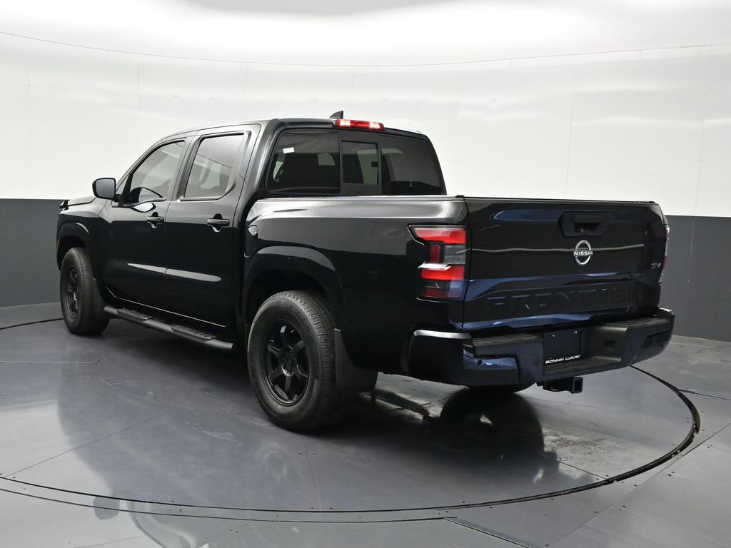 Used 2022 Nissan Frontier SV w/ SV Premium Package image 3