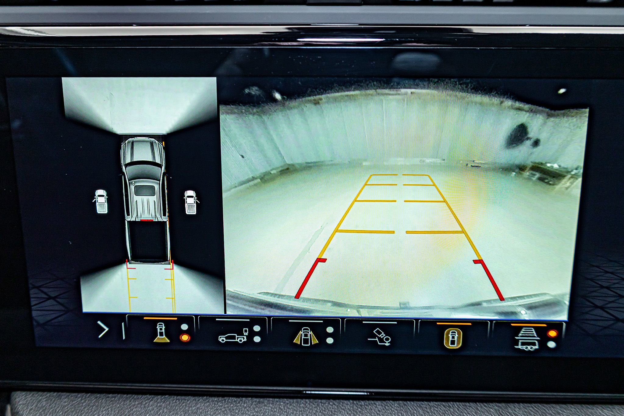 Used 2024 GMC Sierra 1500 AT4 w/ Technology Package image 17