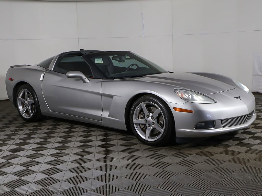Used 2005 Chevrolet Corvette Coupe w/ Preferred Equipment Group RWD image 16