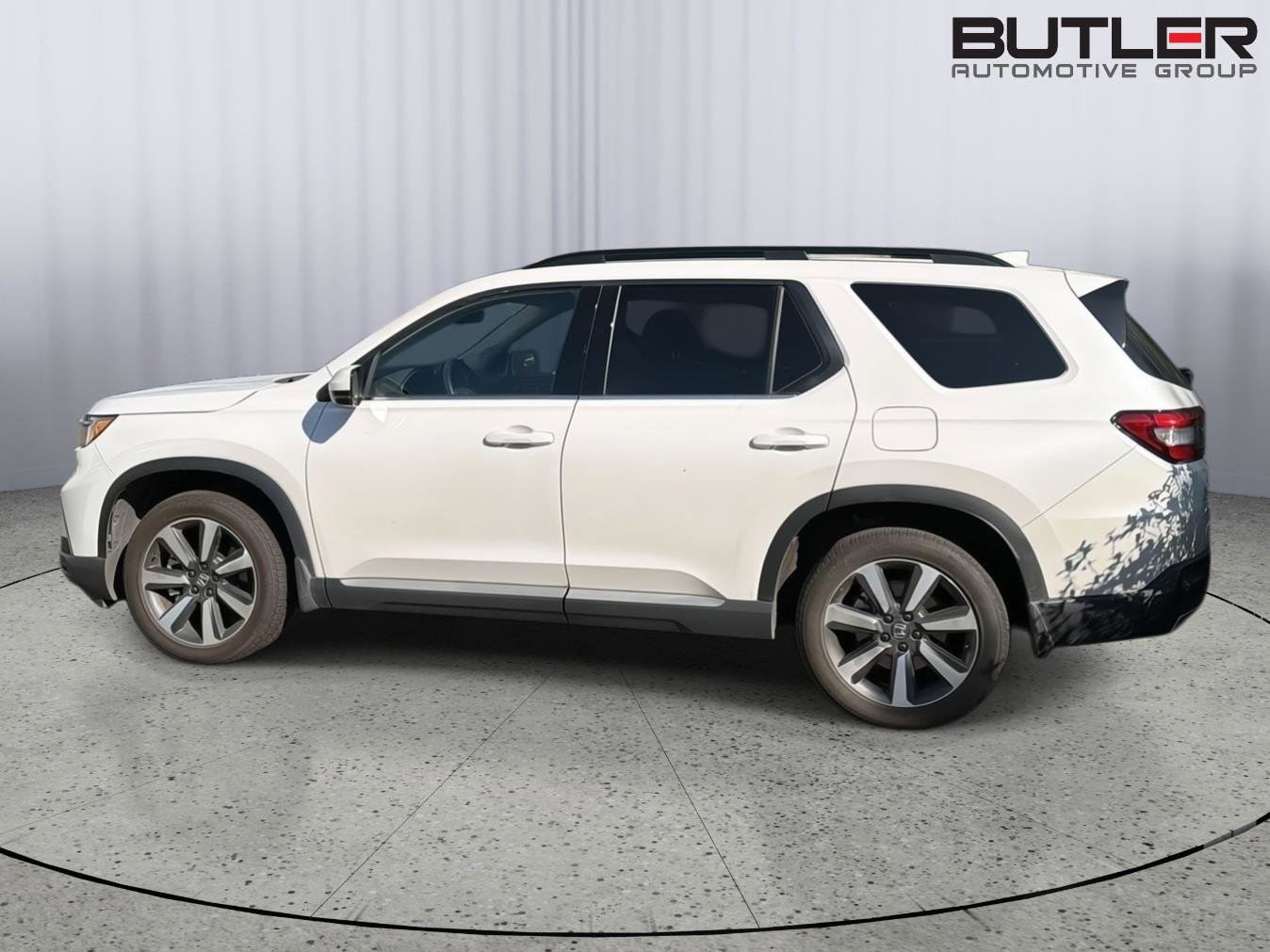 Used 2025 Honda Pilot Touring image 8