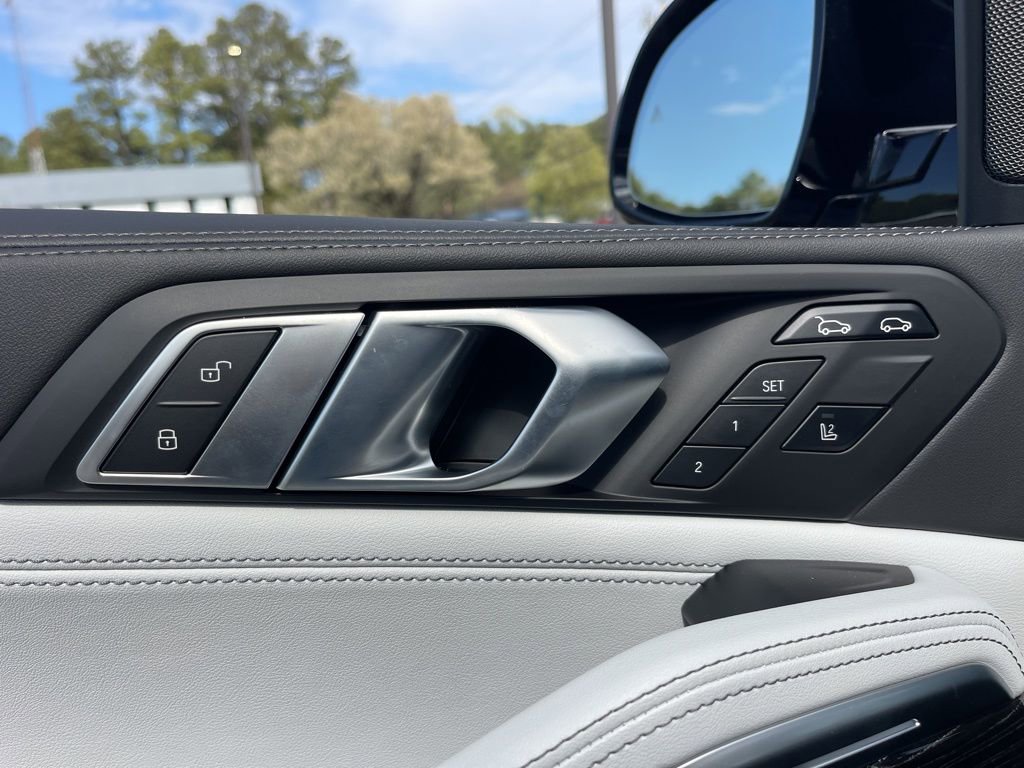 Used 2026 BMW X6 M60i w/ Executive Package image 18