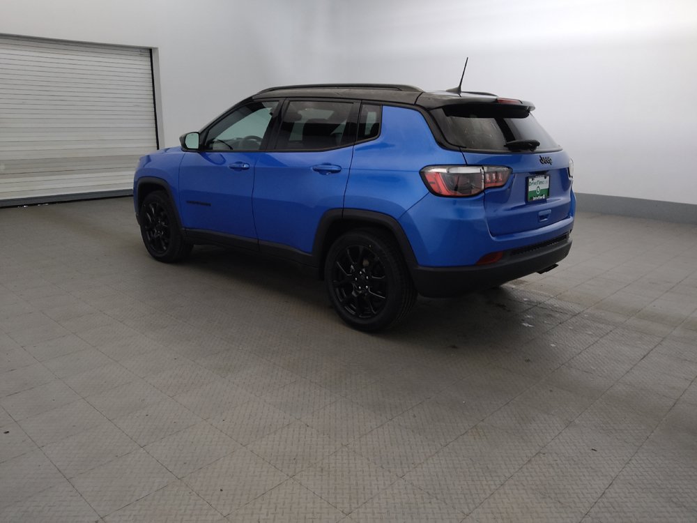 Used 2022 Jeep Compass Latitude FWD image 3