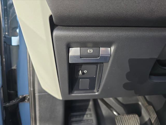 Used 2021 Land Rover Defender 90 X-Dynamic S image 25