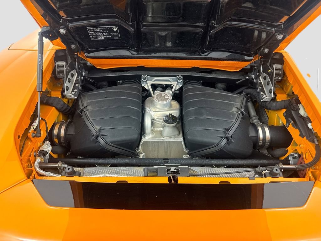 Used 2020 Lamborghini Huracan EVO image 30