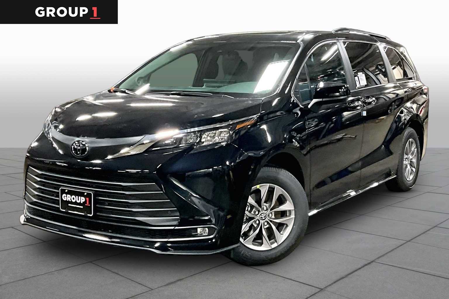 New 2026 Toyota Sienna XLE AWD/4WD image 1
