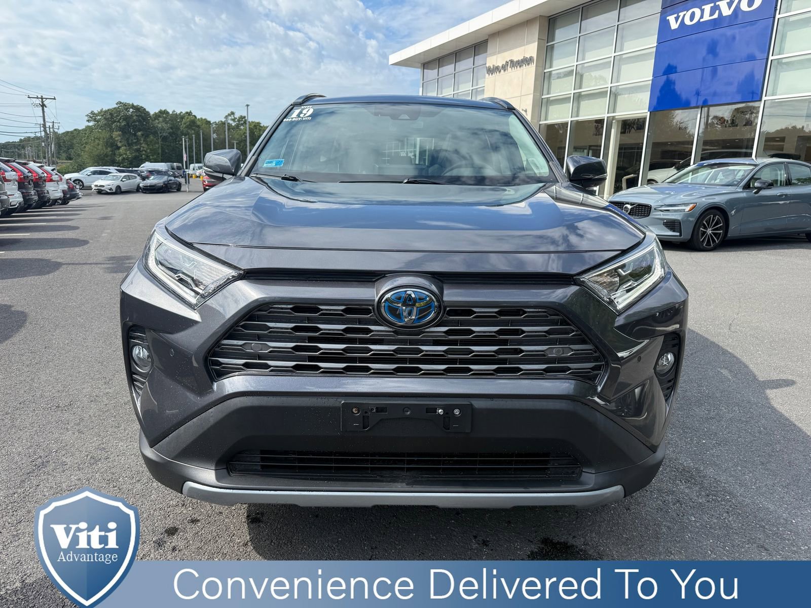 Used 2019 Toyota RAV4 Limited image 3