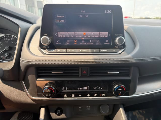 Used 2024 Nissan Rogue SV AWD/4WD image 18