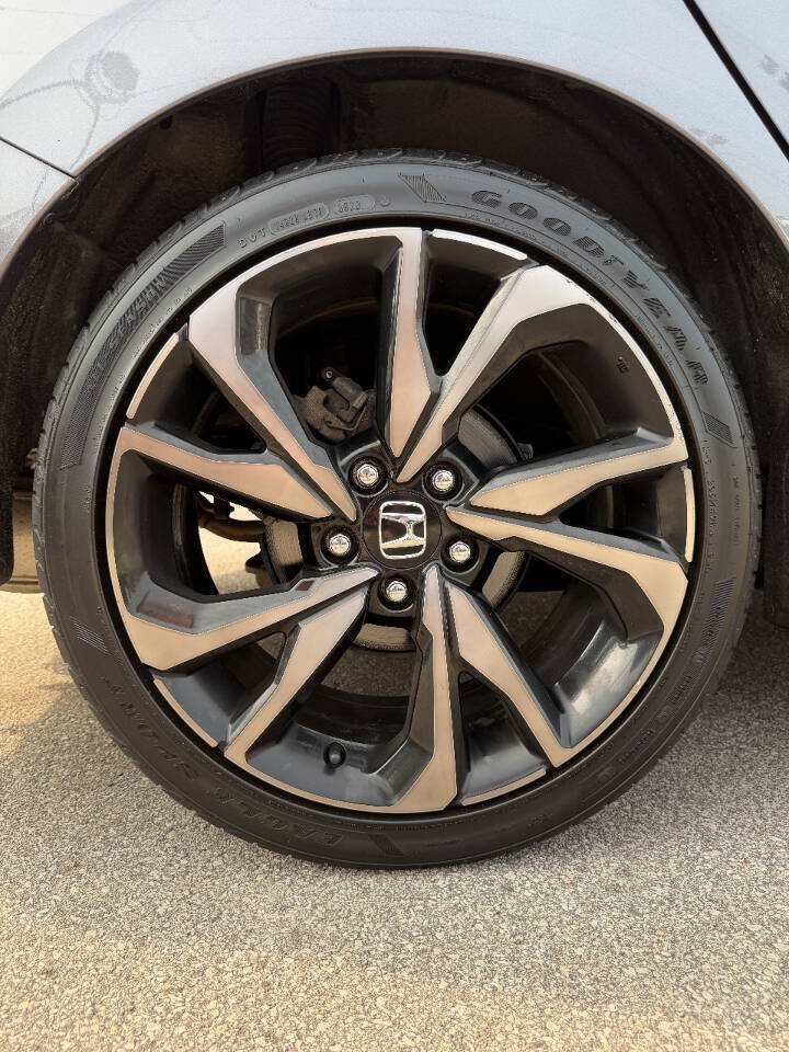Used 2019 Honda Civic Sport image 9