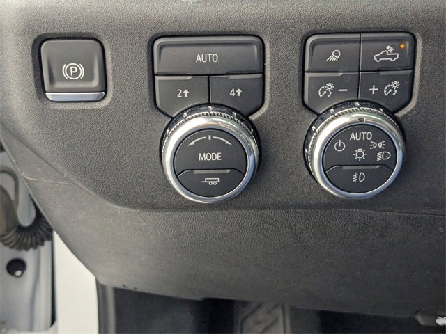 Certified 2025 GMC Sierra 1500 SLT image 15