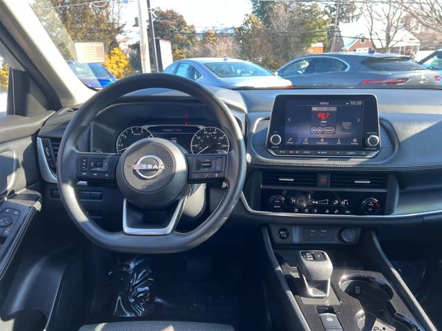 Used 2024 Nissan Rogue SV image 18